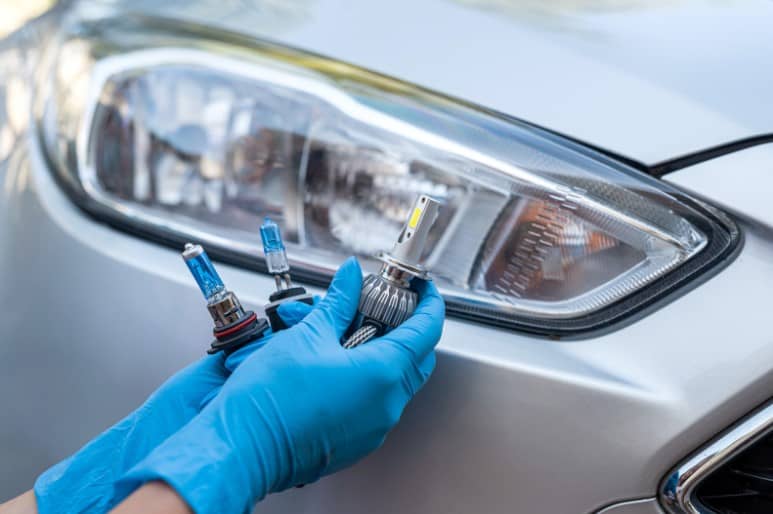 kako zamenjati žarnico za avto1