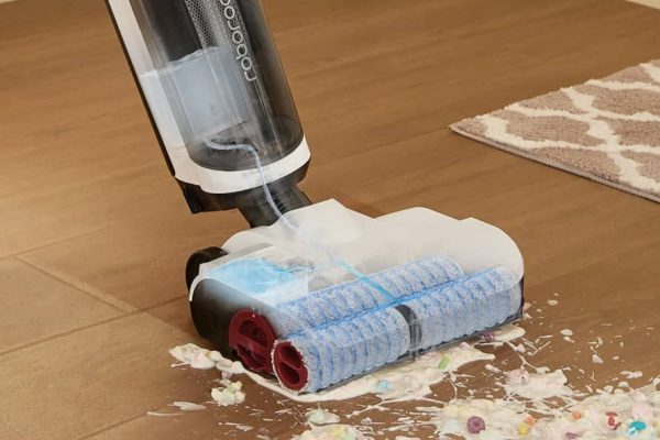 pokončni baterijski sesalec 2